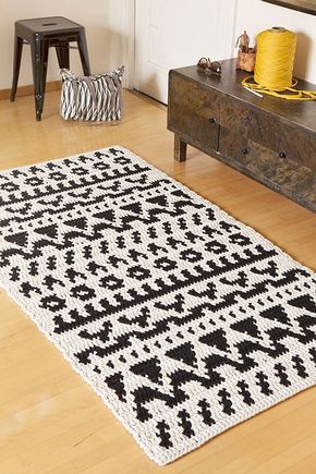 Folkki carpet, free pattern, Molla Mills for Lankava 100% hand made trapillo carpet. Size 1.40 cm. x 80 cm