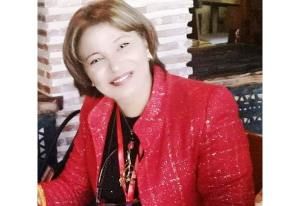 الفنانة التشكيلية سعاد علوي غزوي لوحاتي كأطفالي أحب الإطمئنان عليهم من وقت لآخر حاورها عبد المجيد رشيدي Red Leather Jacket Leather Jacket Fashion