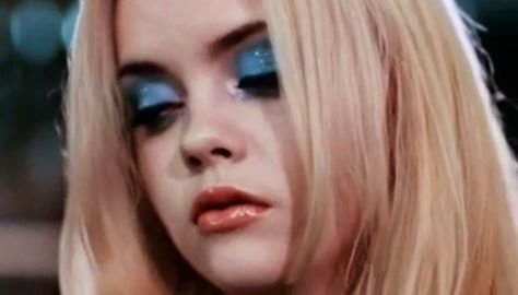 نقد و بررسی فیلم Buffalo ’66 1