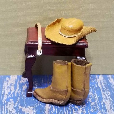 Miniature Tri-Corner Hat Black leather Handcrafted Prestige Leather 1//12th