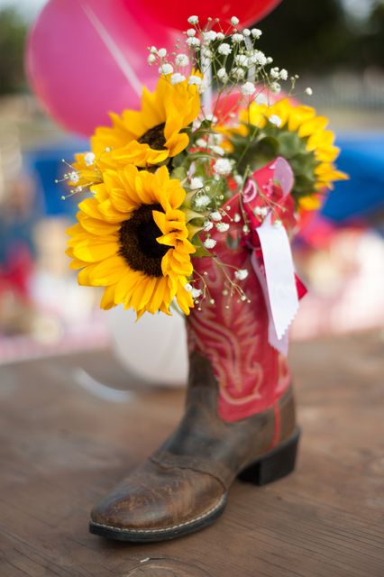 Best 25+ Cowboy Boot Centerpieces Ideas On Pinterest Western Best 25+ Cowboy boot centerpieces ideas on Pinterest | Western party centerpieces, Cowgirl party centerpieces and Rodeo decorations - Best 25+ Cowboy Boot Centerpieces Ideas On Pinterest Western