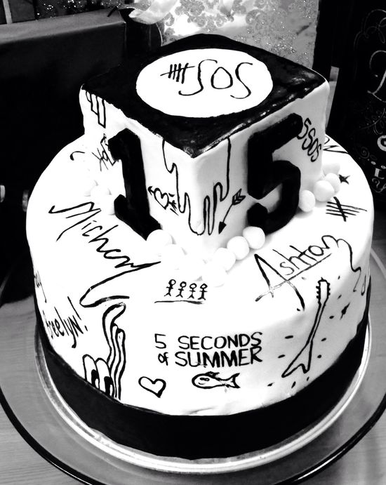 12 5 Seconds Of Summer Birthday Party Ideas Summer Birthday Party Summer Birthday 5 Seconds Of Summer