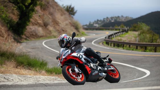 First Ride: The Aprilia Tuono 660 Is a Naked Bike That Exposes Very Few Faults