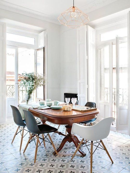 Look We Love Traditional Table Modern Chairs Look We Love Traditional Table Modern Chairs