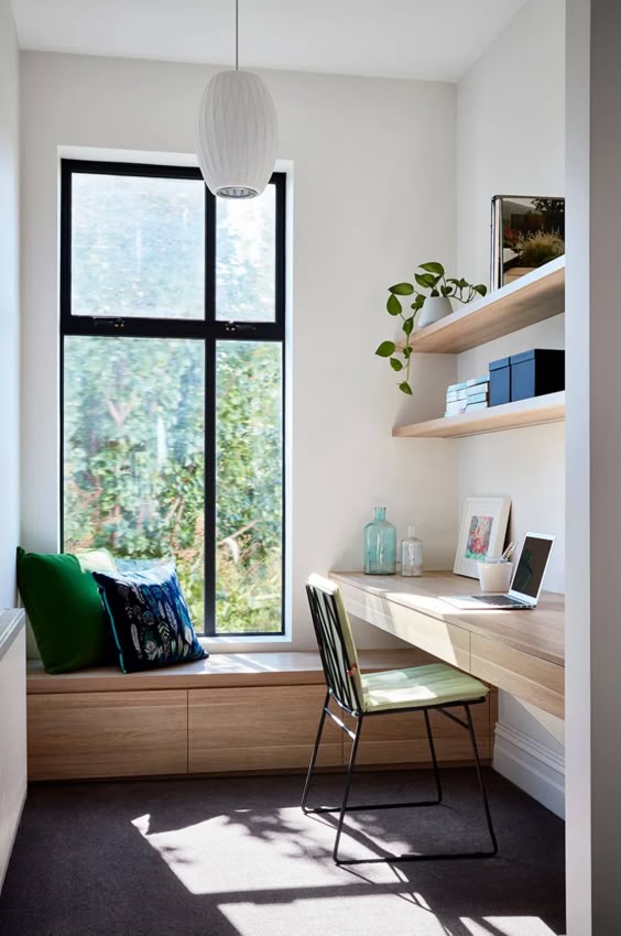 Workspace Dengan Tempat Tidur Mini