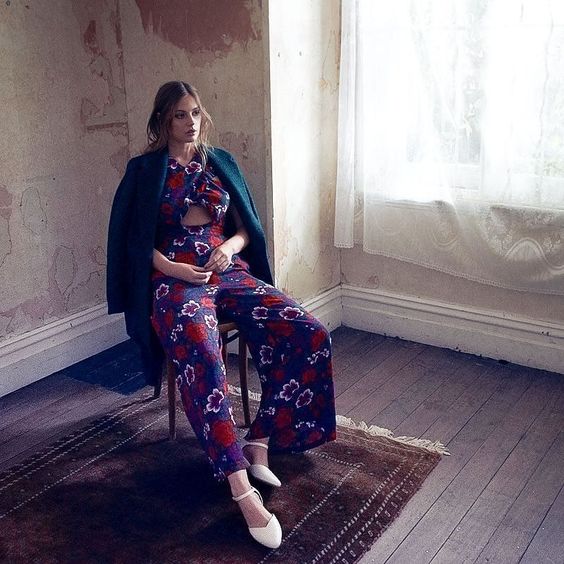 We love seeing our Brolga heels all dressed up. This floral jumpsuit has our name written all over it. #editoriallife @dhyanverco