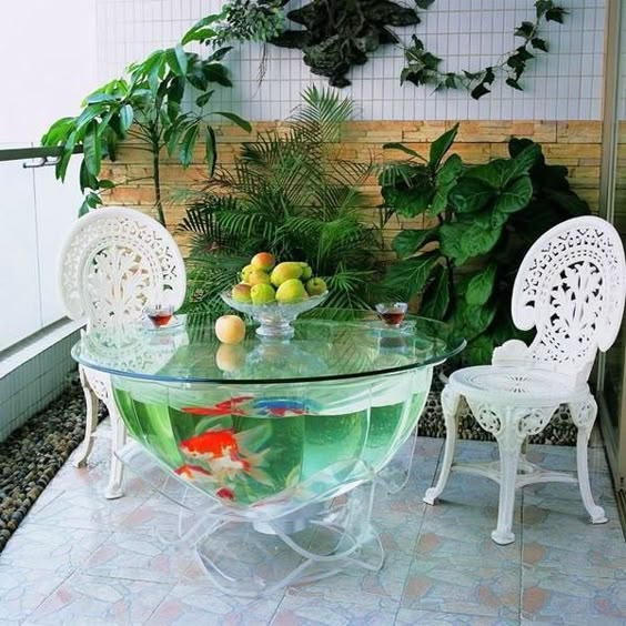 Meja Aquarium Berbentuk Cangkir