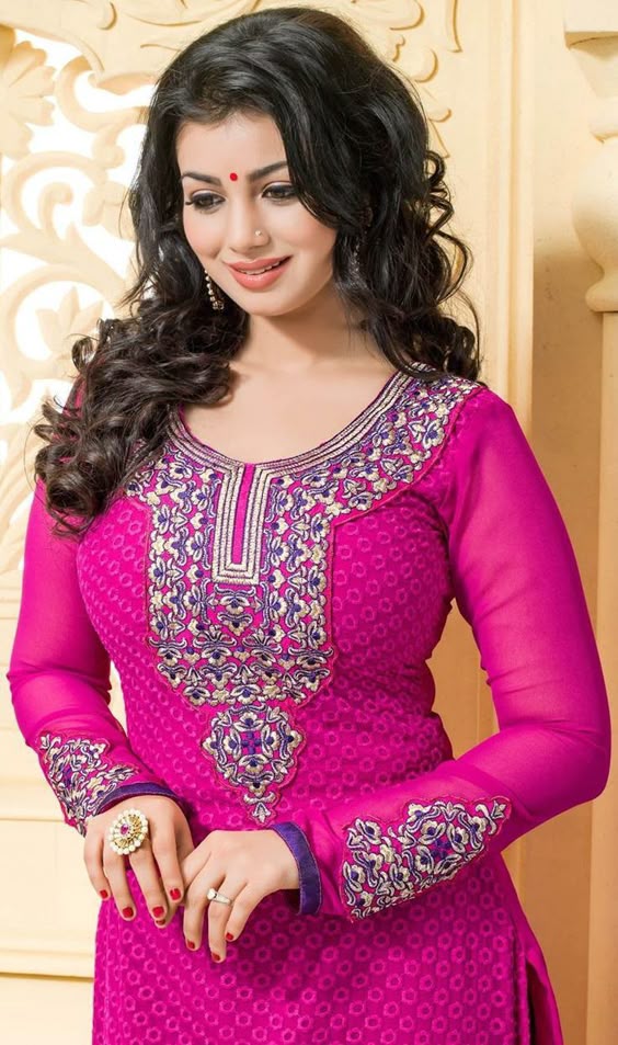 ayesha-takia