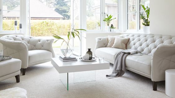 Phong thủy phòng khách tuổi Tân Hợi với sofa da tphcm đem lại sự sang trọng