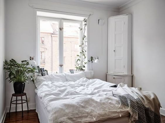// Pinterest naomiokayyy home, house, goals, decor,interior design,bedroom,kitchen, Living room,bathroom, office, study, exterior, house, architecture, workspace , studio, art studio, study , office
