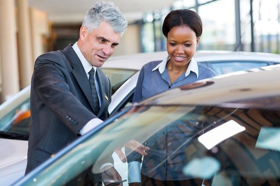 Simple Tricks for Outsmarting Car Salespeople | Reader\'s Digest