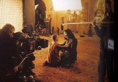 Pin By Dulces Sueños On V De Vendetta In 2021 V For Vendetta Hugo Weaving Vendetta