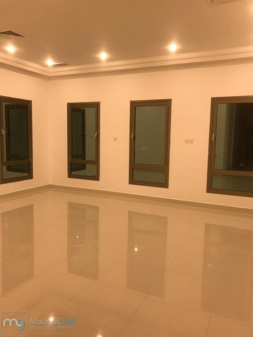 للايجار شقق جديده الدسمه مع مصعد ثلاث غرف حمامين صاله مطبخ غرفه خادمه حمام يبكونه 99479948