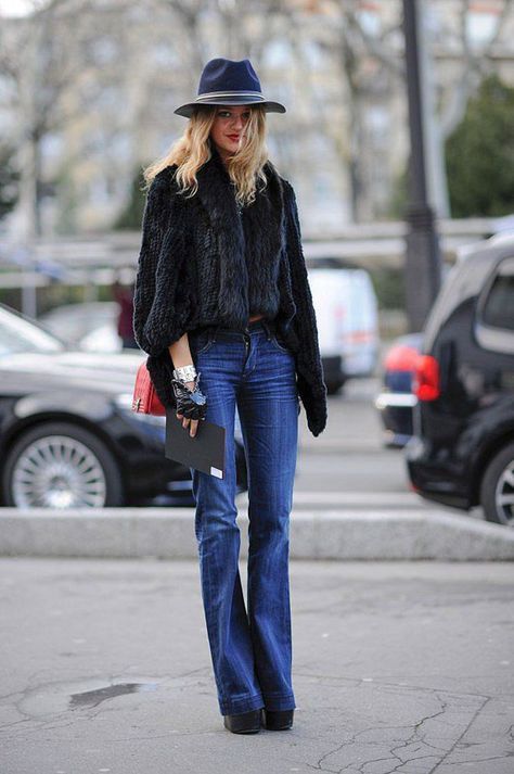jeans a zampa come abbinarli