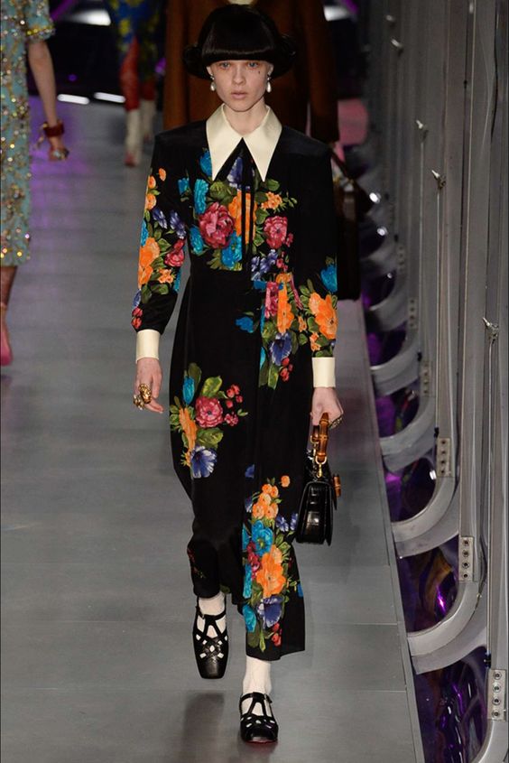 Guarda la sfilata di moda Gucci a Milano e scopri la collezione di abiti e accessori per la stagione Collezioni Autunno Inverno 2017-18.