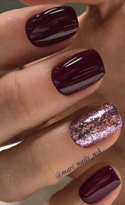 Christmas Gel Nails Red Green Gold Holly Christmas Present Red Christmas Nails Christmas Present Nails Gold Gel Nails
