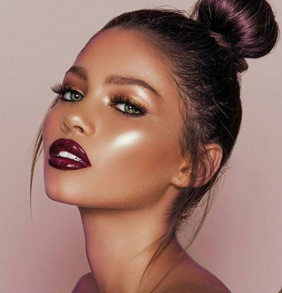 Astuces beauté : comment appliquer l’enlumineur de teint pour donner du relief au visage?