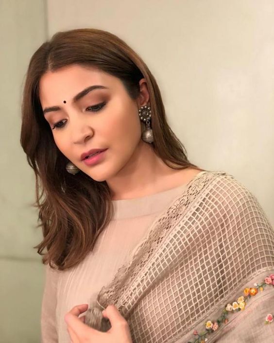 Anushka Sharma’s ethnic game is on point for Sui Dhaaga’s promotions | PINKVILLA