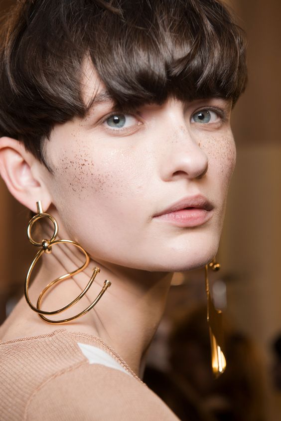 Esteban Cortazar | Spring 2017 Backstage – The Impression