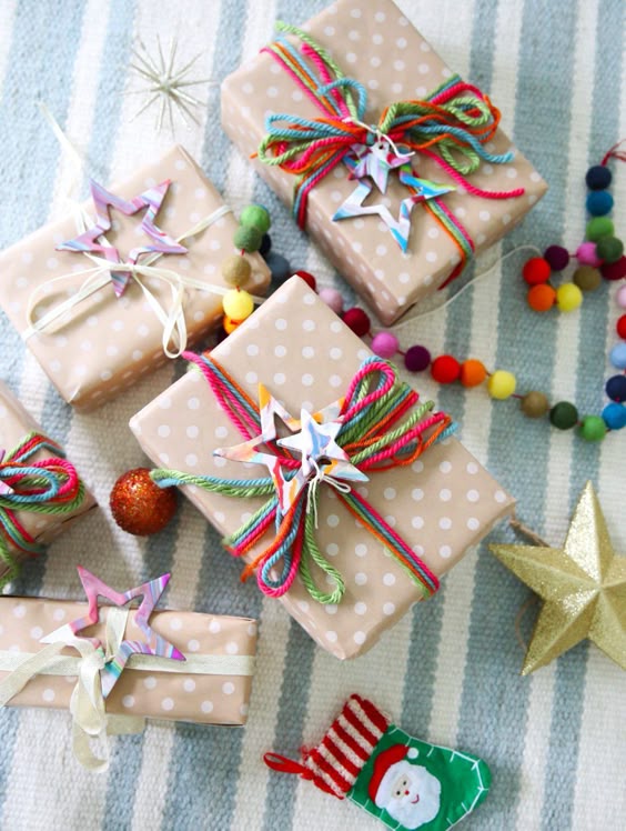 easy christmas star garland + gift topper