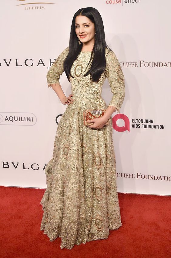 EltonJhon @eltonjohn #gala #enduringvision #gala where @unitednations chief #Bankimoon will be #honoured for @free_equal campaign .. #celina #celinajaitly #Newyork #bollywood #lgbt dressed in @varunbahlcouture @lovetobag @koharjewels styled by @eshaoberoi #white&gold couture