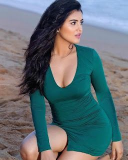 Beautiful and gorgeous bollywood actress: Malavika sharma{ मालविका शर्मा} hot and very sexy pics 1080