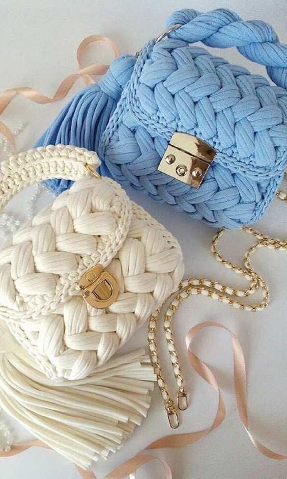 11 Fabulous Free Crochet Bags Patterns Design ideas and Images - Isabella Canden Blog!