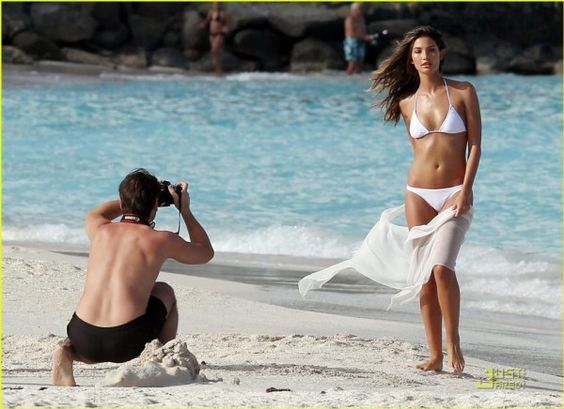 clovia-ad-bikini-pohot