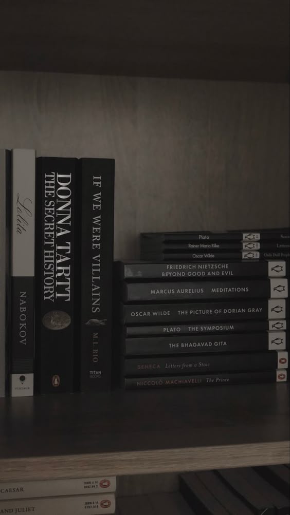 Dark Academia. Penguin Classics