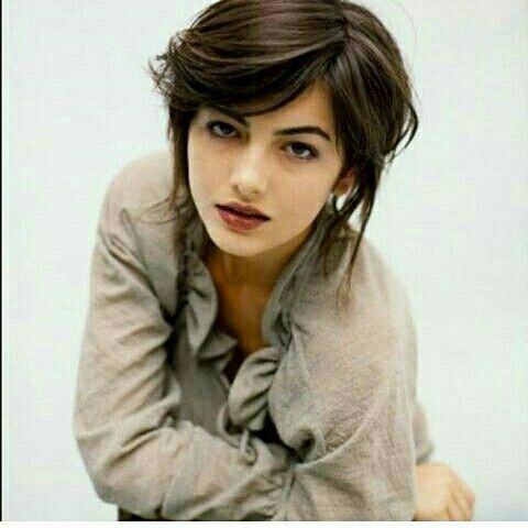 camilla-belle