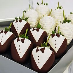 manzanas cubiertas de chocolate blanco | Fresas cubiertas de chocolate para bodas.