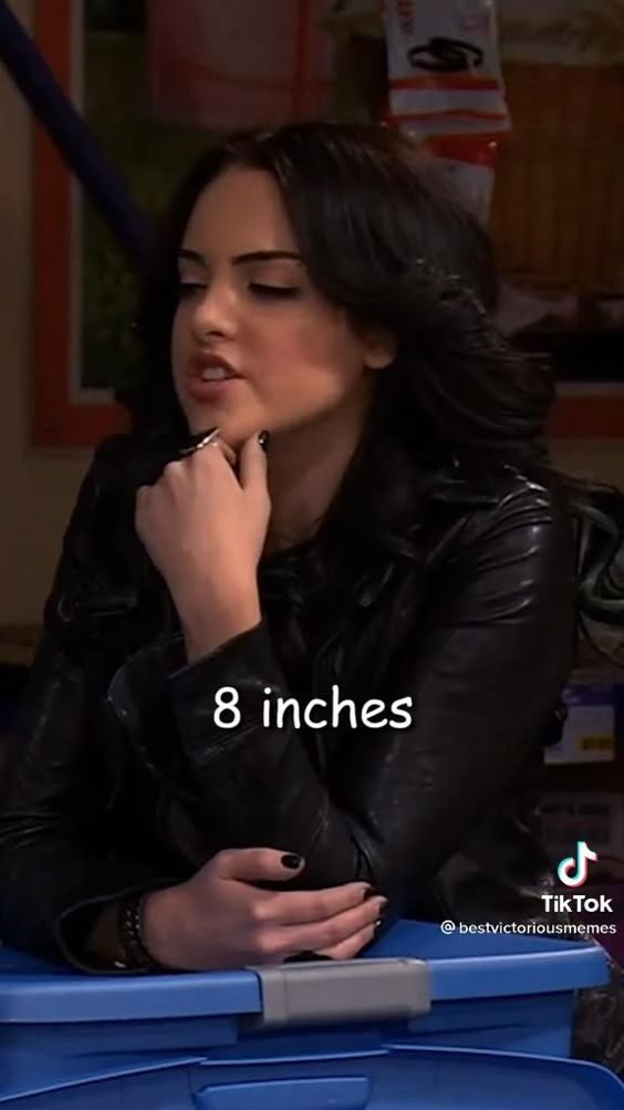 elizabeth-gillies