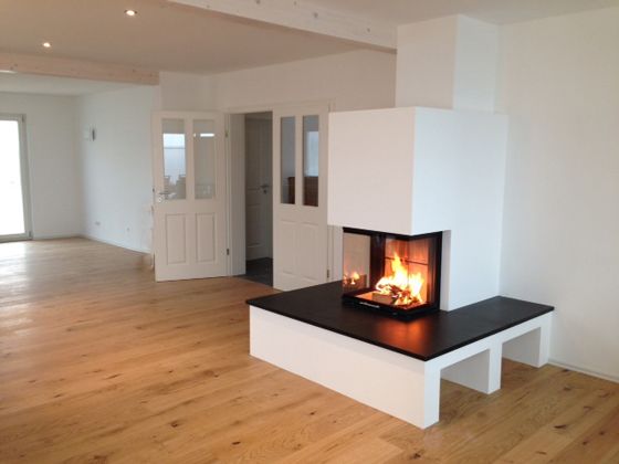 Moderner 3-seitiger Heizkamin mit Naturstein #Fireplace #Heizkamin - deko ofen wohnzimmer Moderner 3-seitiger Heizkamin mit Naturstein #Fireplace #Heizkamin - deko ofen wohnzimmer