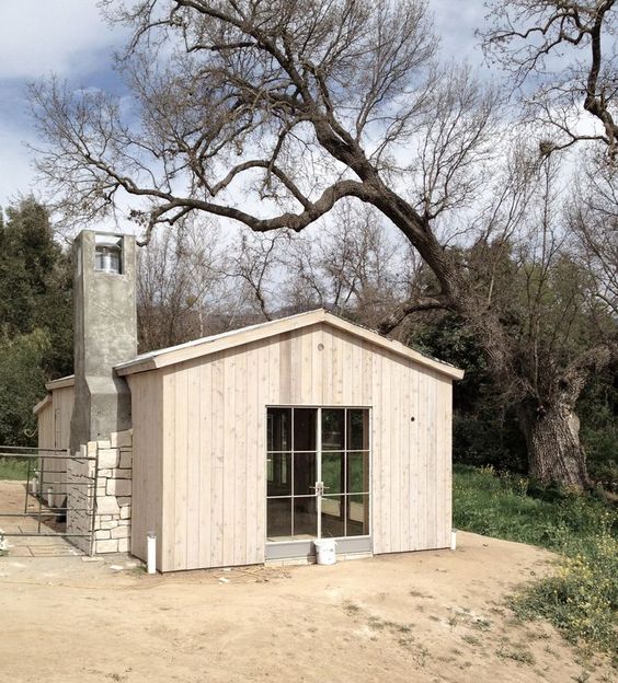 Modern Farmhouse Decor Ideas from Patina Farm's Guest House #guesthouse #barn #patinafarm #giannetti