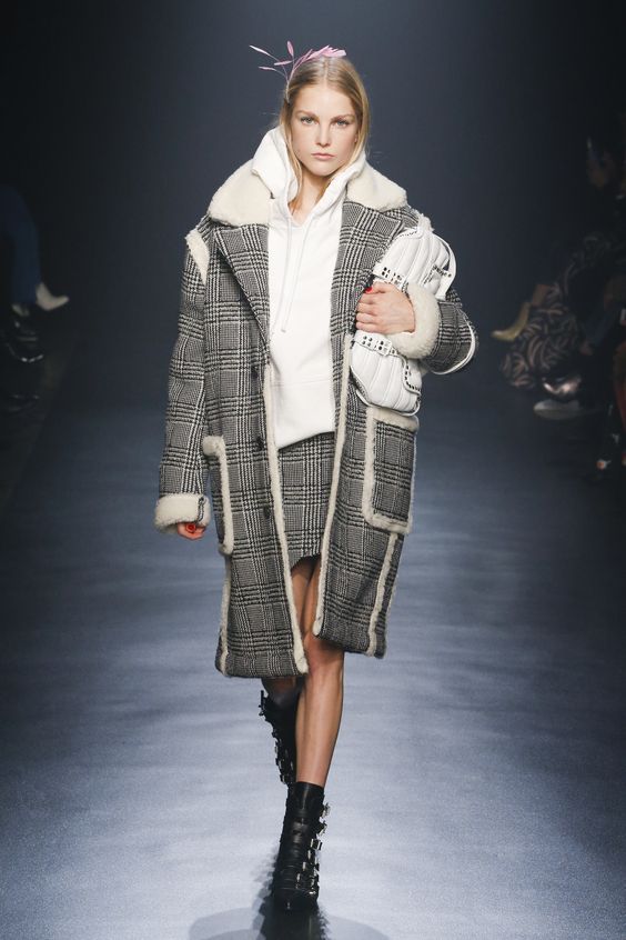 See the complete Zadig & Voltaire Fall 2018 Ready-to-Wear collection.