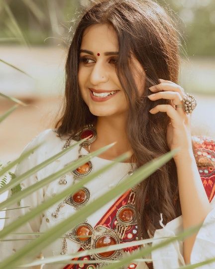 Kinjal Dave biography,birthdate,husband biography,born, Age & more