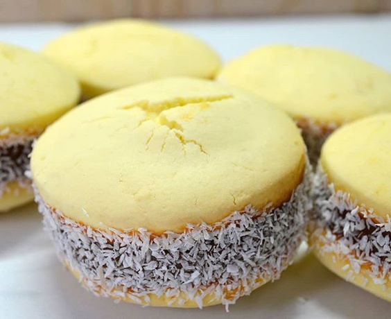 Hoy Hacemos Alfajores De Maicena Esta Recetan Salen36 Alfajores Aproximadamente Usando Un Cortante Nº5 Ingr Alfajores De Maicena Alfajores Alfajor De Maizena