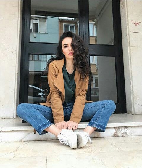 Ozgu Kaya Kizlar Giyim Unluler