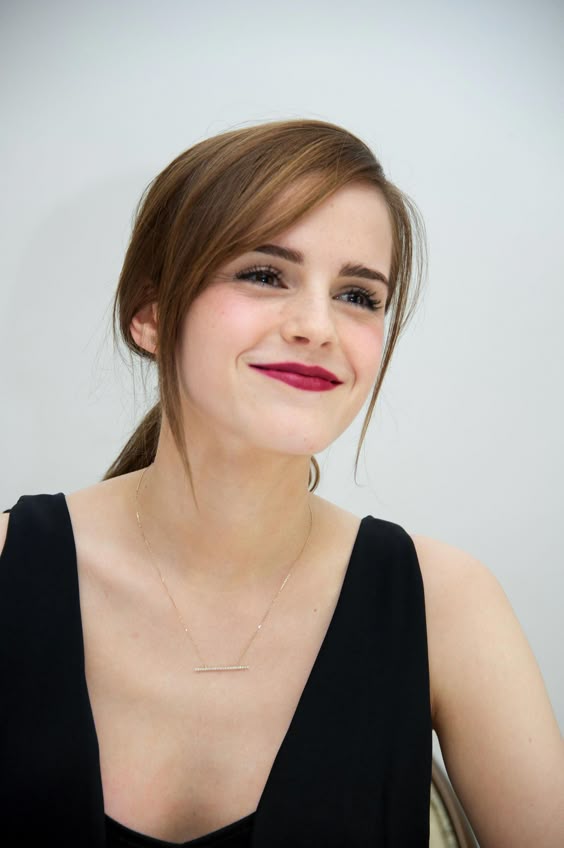 19 side fringe hairstyles that are anything but basic