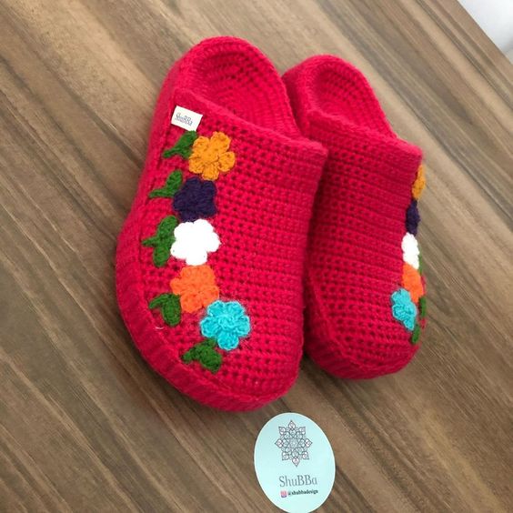 Shubba Design On Instagram Bu On Ciceklimiz De Hediye Olacak Sabaha Samsun Yolcusu Hediye Terlik Clogs Handmadew Terli K Patikler Hediyeler