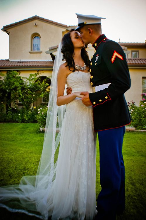Do marines have to wear clearance dress blues at their wedding
