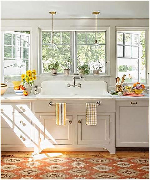 Vintage style classic kitchen with farm sink and Shaker style cabinetry. 12 Brilliant Interior Design Ideas from Sarah Richardson. #classic #vintage #kitchen #farmsink #sarahrichardson