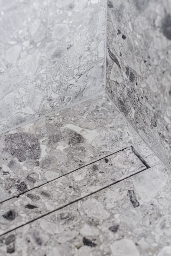 Contekst | Live | PENTHOUSE V Ceppo Di Gre, a natural stone