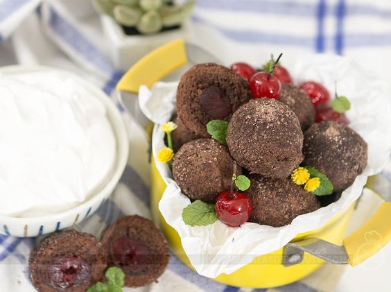 Bolinho de Chuva Floresta Negra | Receitas de Minuto - A SoluÃ§Ã£o prÃ¡tica para o seu dia-a-dia!