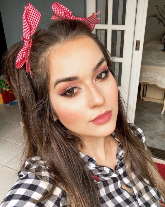 Conheça os melhores looks com saia de Festa Junina Moderna