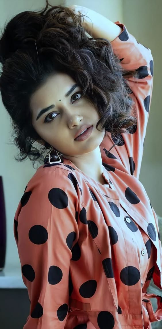 Anupama parameswaran wallpaper by invisiblesmilesss - Download on ZEDGE™ | 42b6