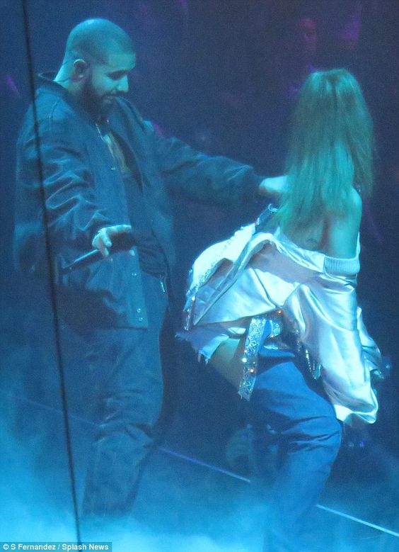 Drake grabs Rihanna\'s derriere as they grind onstage in Toronto