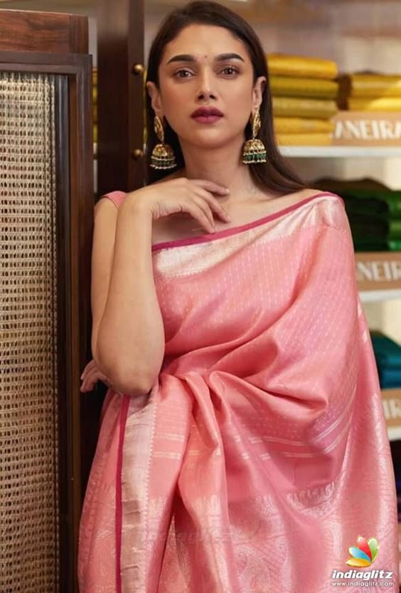 Aditi Rao Hydari Photos - Telugu Actress photos, images, gallery, stills and clips - IndiaGlitz.com