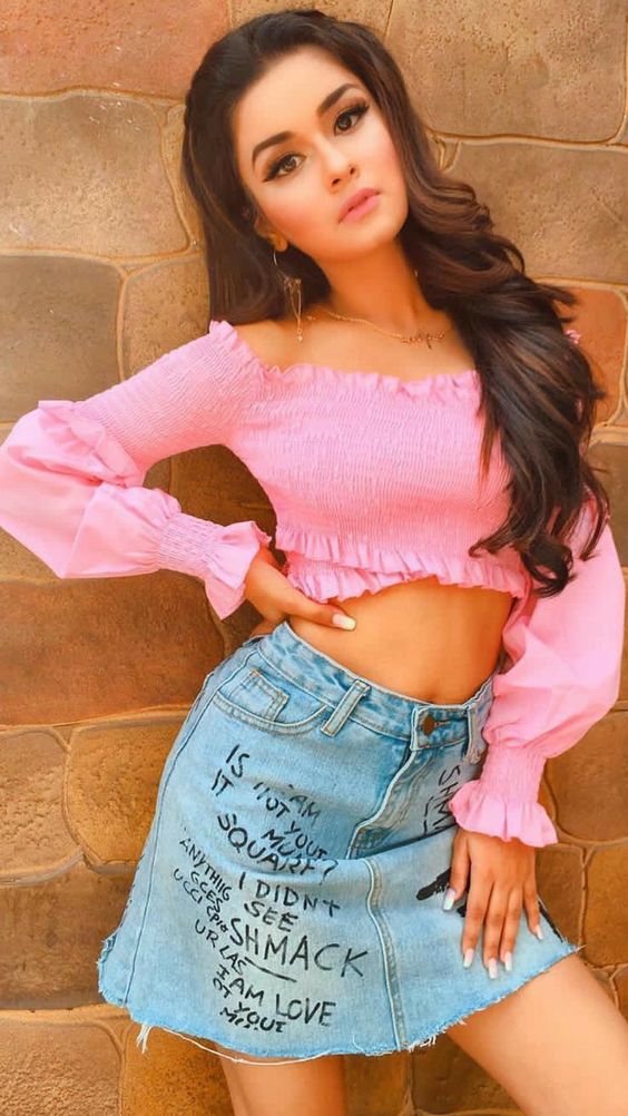 avneet-kaur-s**y-yoga