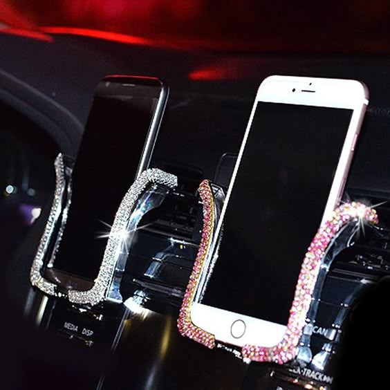Universal Car Phone Holder with Bing Crystal Rhinestone Car Air Vent Mount Clip Cell Phone Holder for iPhone Samsung Car Holder - white